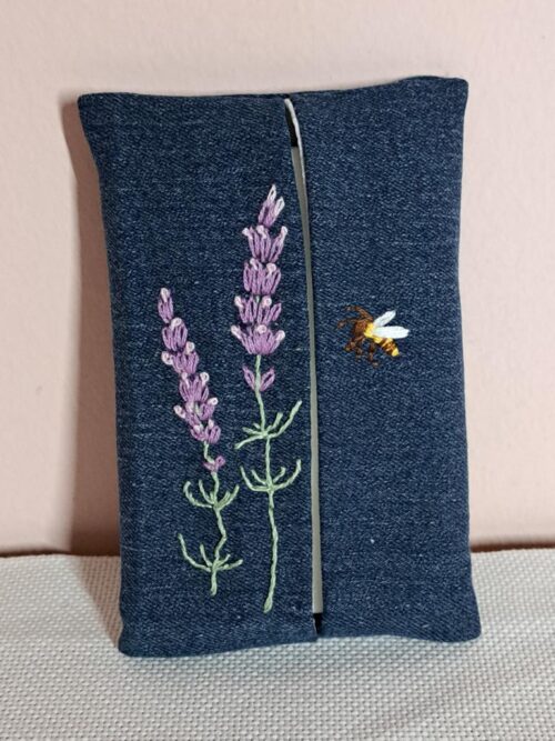 Taschentuchtasche Bienenglück von mir per Hand bestickt