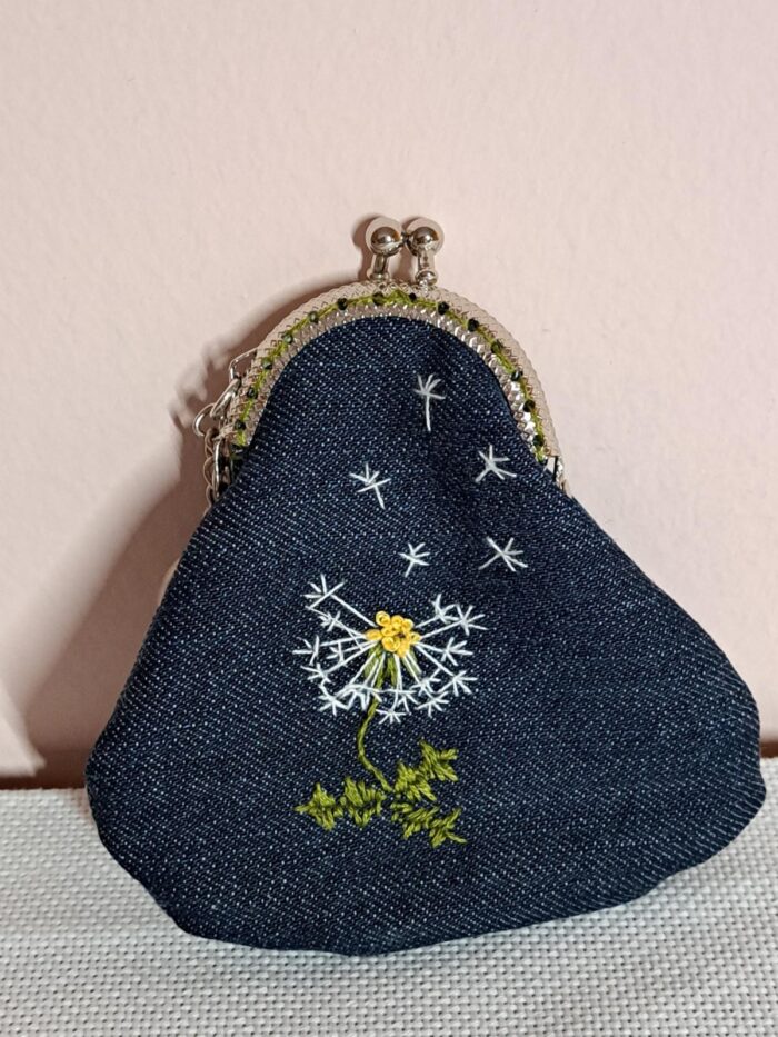 Geldbörse Pusteblume von mir per Hand bestickt