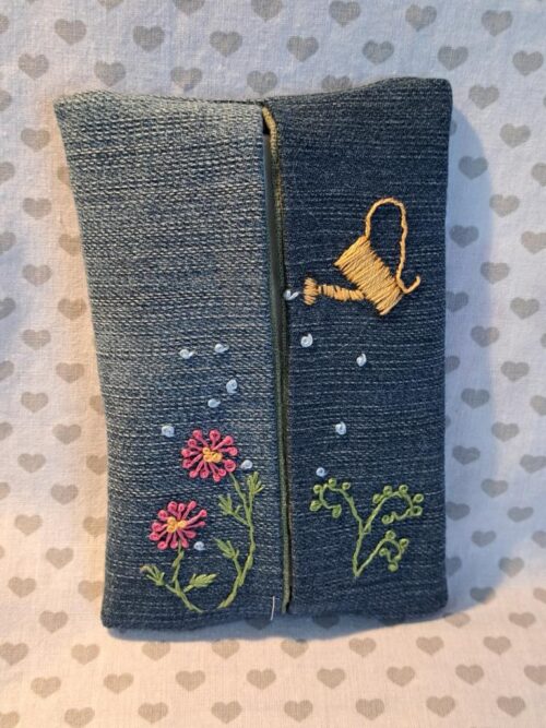 Taschentuchtasche Frühlingsgefühle von mir per Hand bestickt