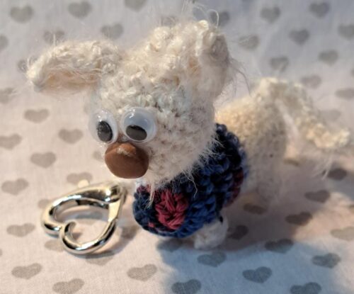 Schlüsselanhänger weisser Wauzi von mir gehäkelt